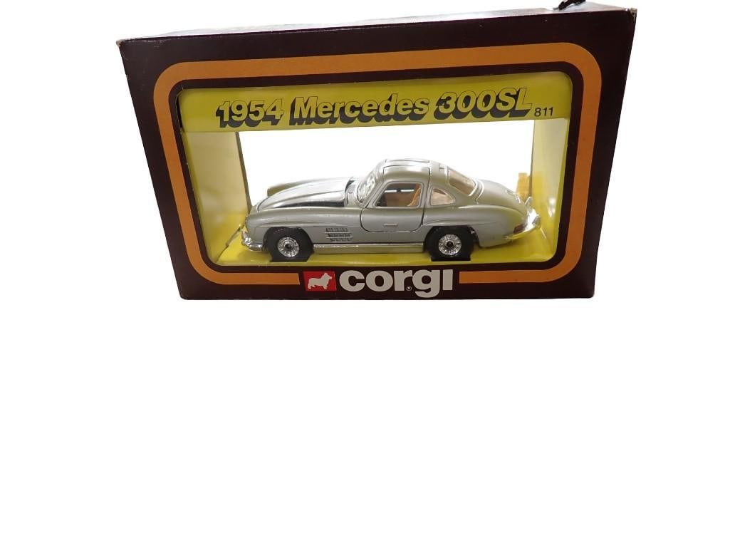 Corgi 1954 Mercedes 300SL Die Cast Model Car 811 in Original Box: Corgi 1954 Mercedes 300SL Die Cast Model Car 811 in Original Box. Box has a small tear in the corner All pictures are considered part of the description and should be examined carefully by bidde