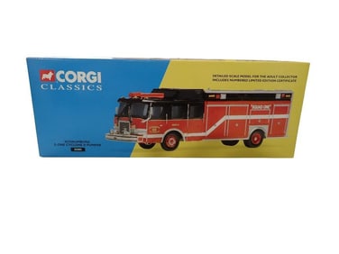 Corgi Classics Schaumburg E-One Cyclone II Pumper 52202 Firetruck Die Cast Model in Original Box