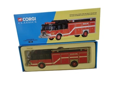 Corgi Classics Schaumburg E-One Cyclone II Pumper 52202 Firetruck Die Cast Model in Original Box