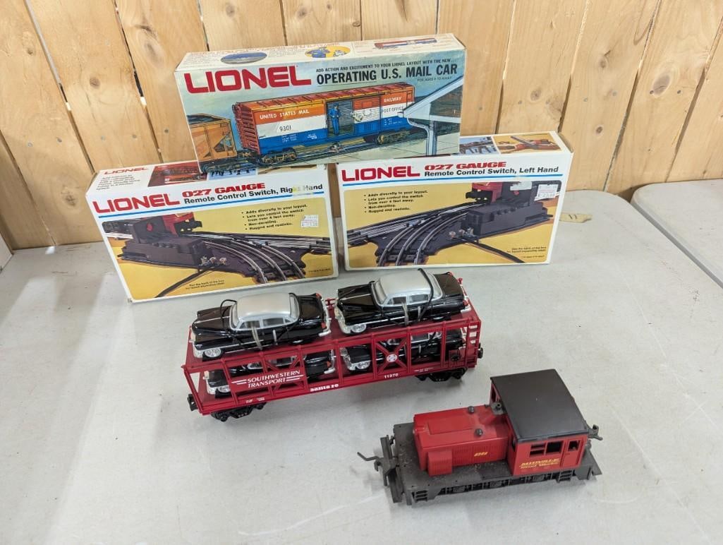 Train Lot including Lionel O Gauge Remote Switches, US Mail Car, Southwestern Car Transport Santa Fe (1 of 9)