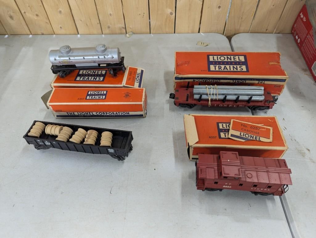 Lot of assorted Lionel O Scale Trains with Boxes including 6462, 6257, 6414, 6465 (1 of 7)
