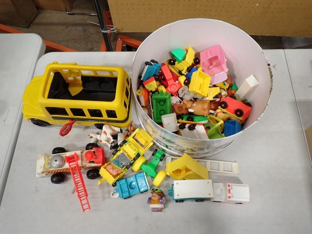 Vtg Fisher Price Little People, Farm, Bus, Animals Huge Lot (1 of 12)