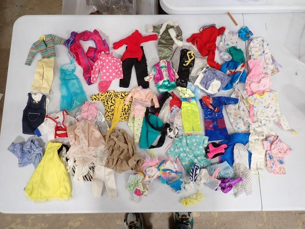 Lot of Vintage 1970's and 80's Barbie Outfits and other Barbie Accessories (1 of 18)