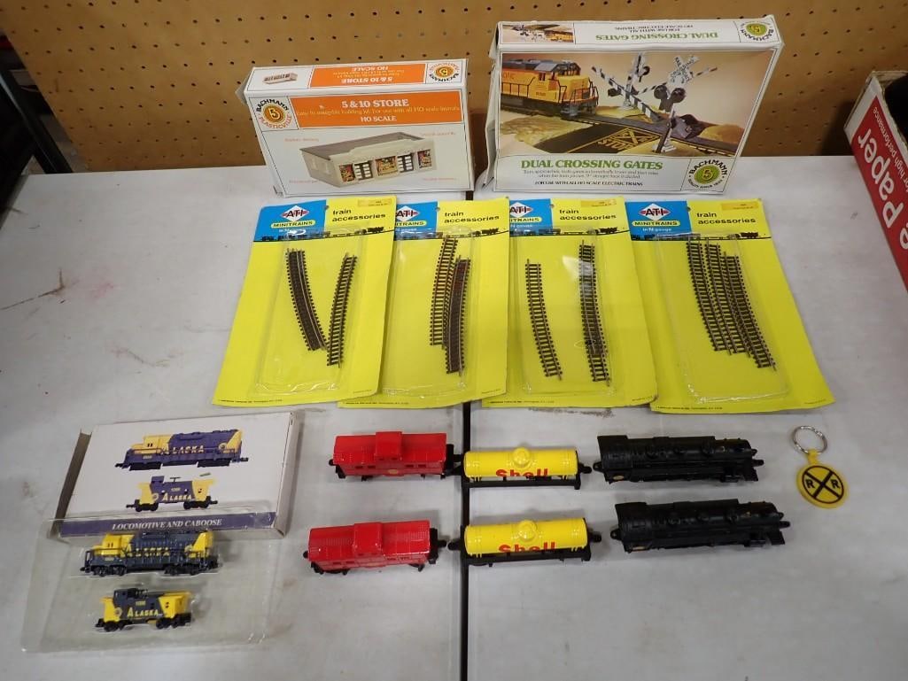 Model Train Accessories Lot including Bachmann Plasticville, ATI Tracks, Cars including Shell, Alask (1 of 8)