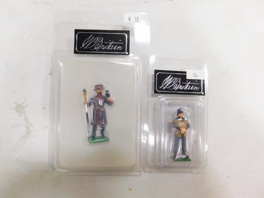 2 Britains Metal Toy Soldiers incl Ravenmaster 43113 and Executioner Tower of London 43112