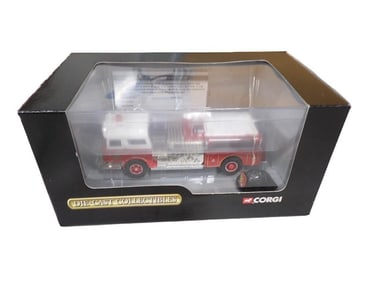 Corgi Mack CF Pumper Lodi Fire Dept NJ Die Cast Model Firetruck 52005 in Original Box