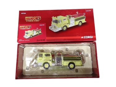 Corgi Die Cast Model Firetruck Mack CF Pumper Lawrence, MA Us52012 New in Box