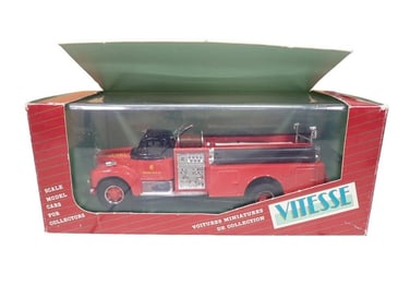 Vitesse Mack Fire Pump Truck Chicago Firetruck Die Cast Model in Original Box