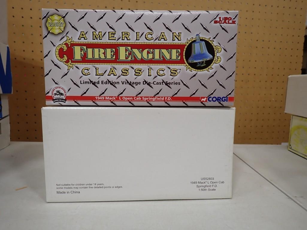 Corgi 1949 Mack L Open Cab Springfield Fire Department Fire Engine US52803 (1 of 8)