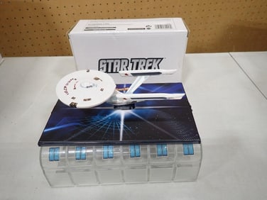 Hot Wheels Star Trek U.S.S. Enterprise NCC-1701 die-cast vehicle with display base