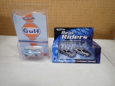 Hot Wheels Gulf Porsche 917K and Hot Wheels Real Riders '70 Challenger and '06 Challenger Concept