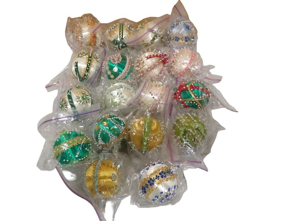 Vintage Handmade Christmas Ornaments (1 of 7)