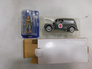 Del Prado Collection hand-painted metal toy soldier figure and Golden Wheel 1940 Ford U.S. Army Amb