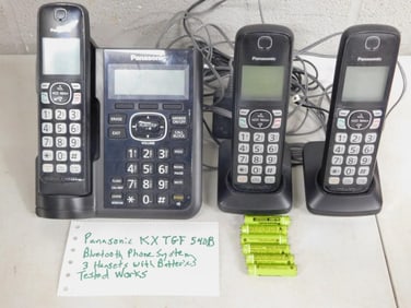 Panasonic KXTGF 540B Bluetooth Phone System with 3 Handsets with Batteries - tested and works!