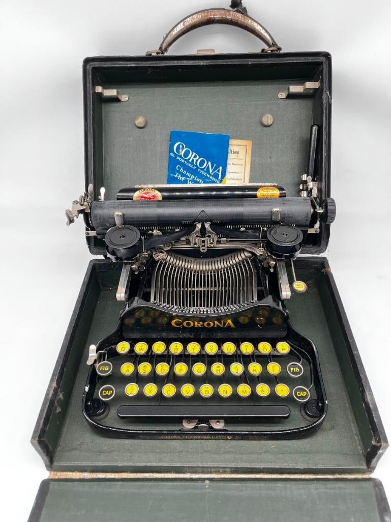 Antique Corona Folding Typewriter in case (1 of 7)
