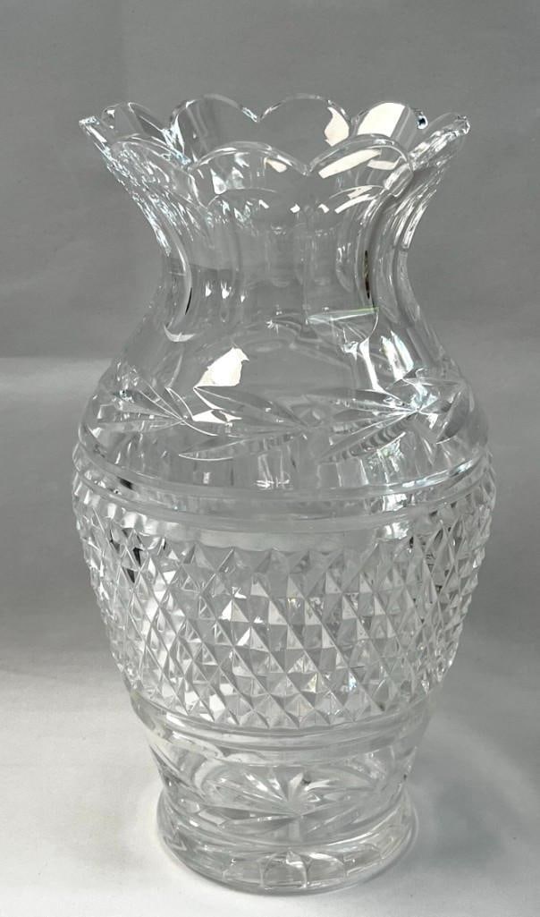 Waterford Crystal 9" Vase "Glendore Scalloped Top" (1 of 9)