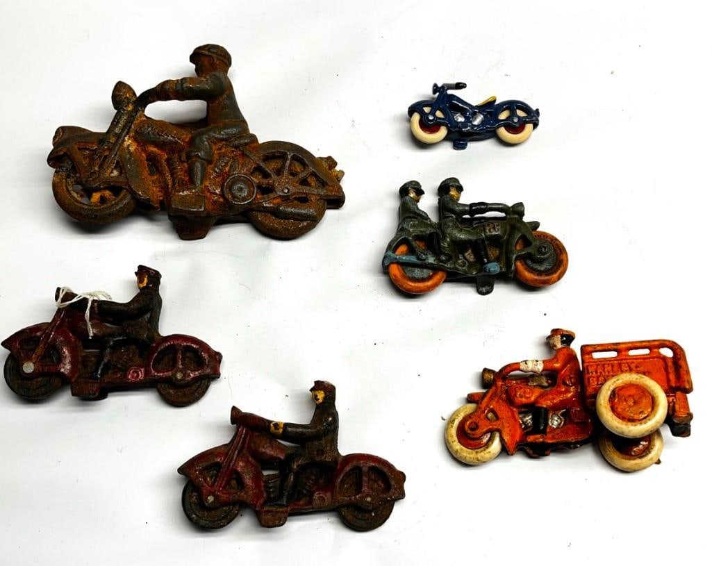 Lot of 6 Vintage cast Iron Toy Motorcycles incl Indian, Harley & More (1 of 6)