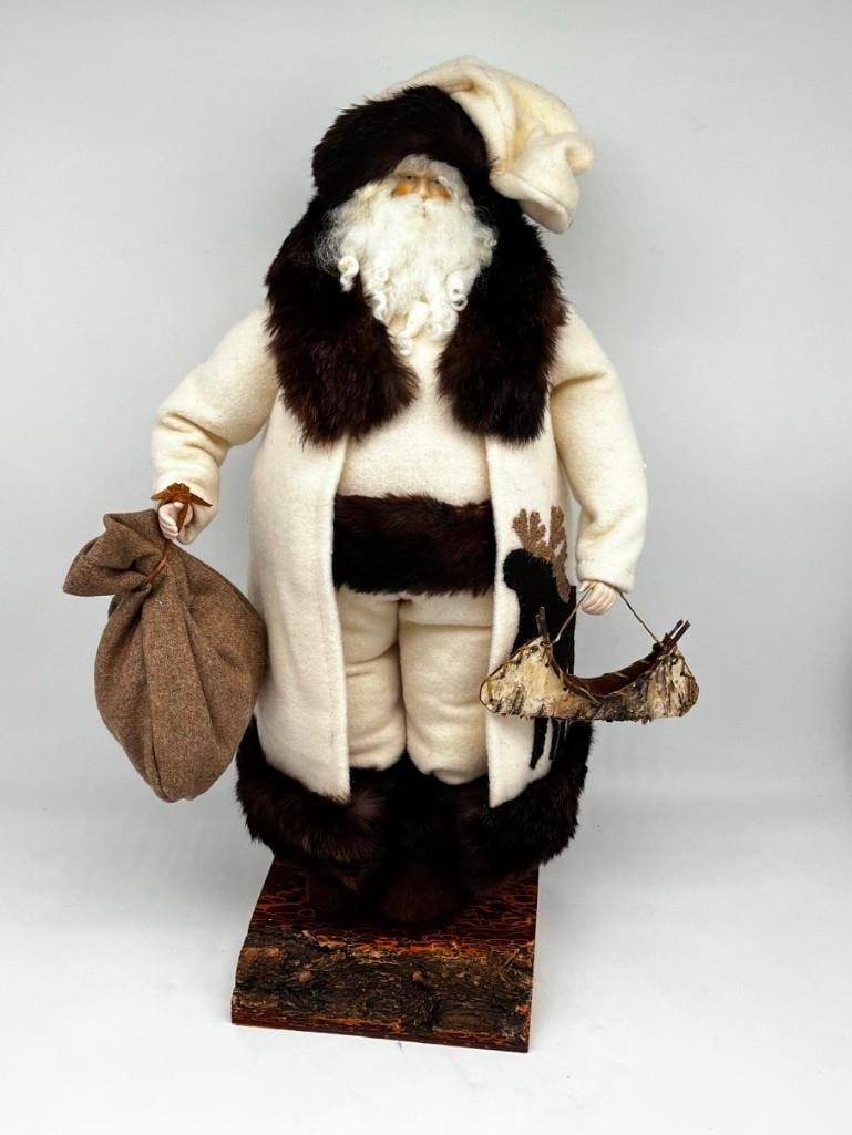 Linda McCullough Real Fur Christmas 24in Santa Holding Canoe, Signed: Linda McCullough Real Fur Christmas 24in Santa Holding Canoe, Signed Excellent Condition Signed .24in. All pictures are considered part of the description and should be examined carefully by bidders.