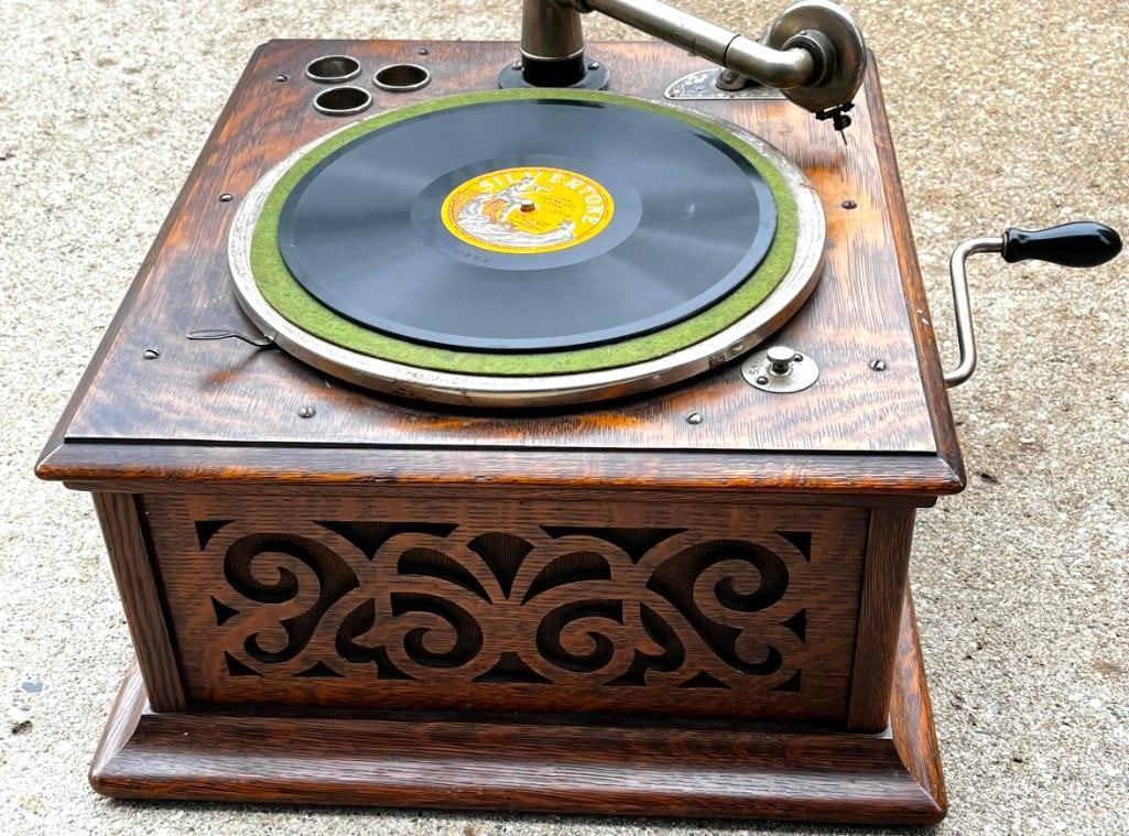 Antique Oak Silvertone Phonograph Record Player (Victrola Style) (1 of 4)