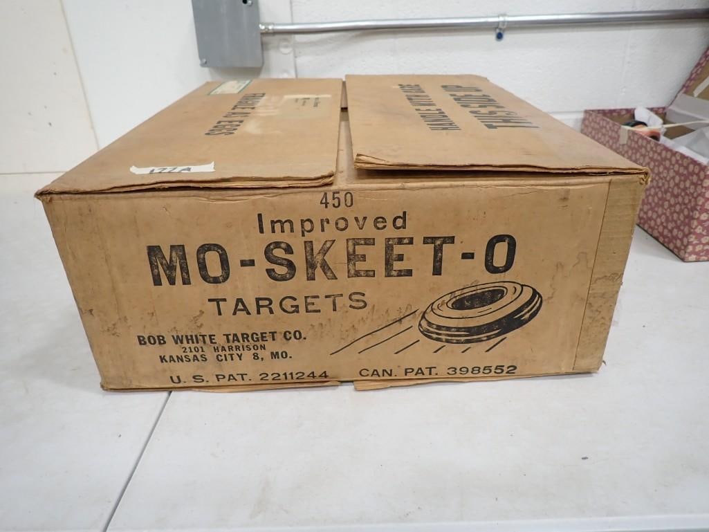 Vintage Mo-Skee-To Clay Pigeon Shooting Targets in Original Box Skeet (1 of 8)