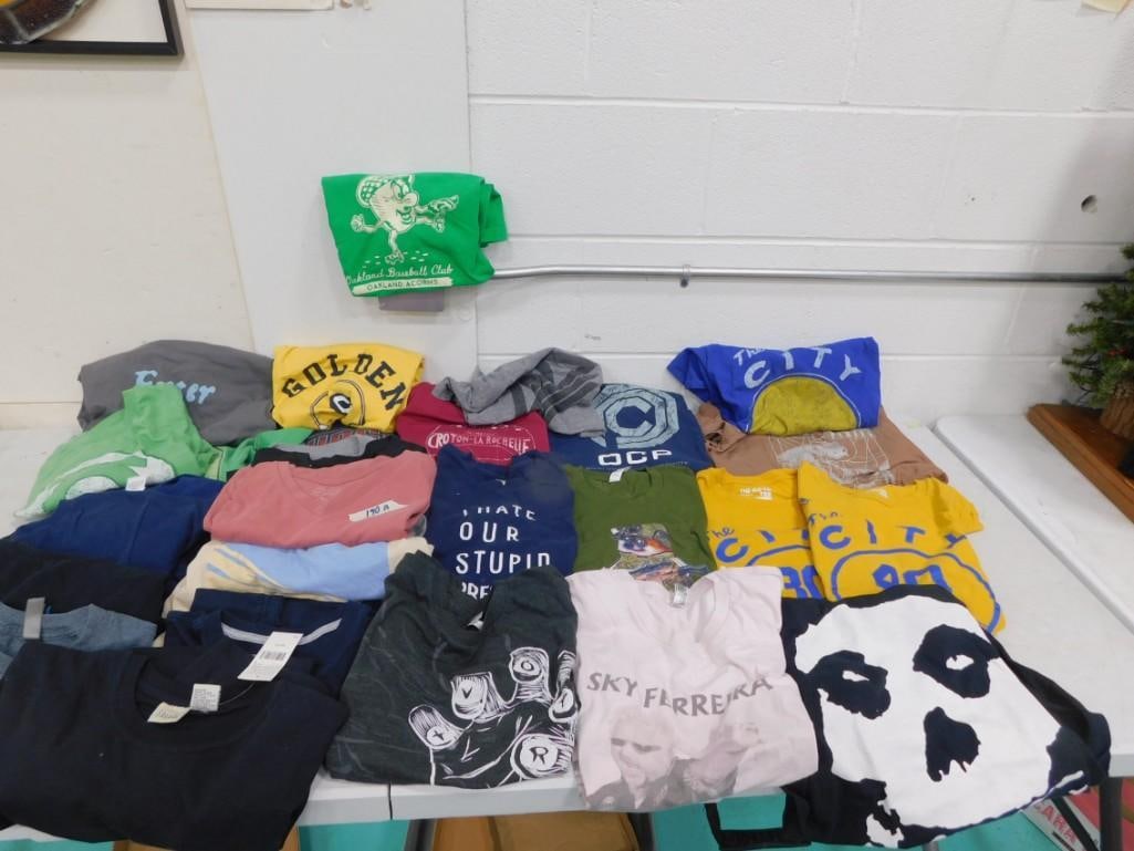 Lot of 30 Mens Small and Medium T-shirts, Mostly Graphic Tees and Some Vintage (1 of 8)