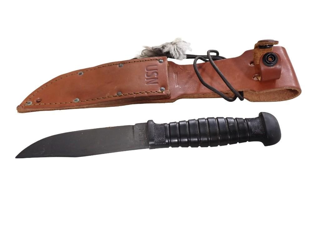 U.S.N. 10K Bowie knife in Leather Sheath (1 of 6)