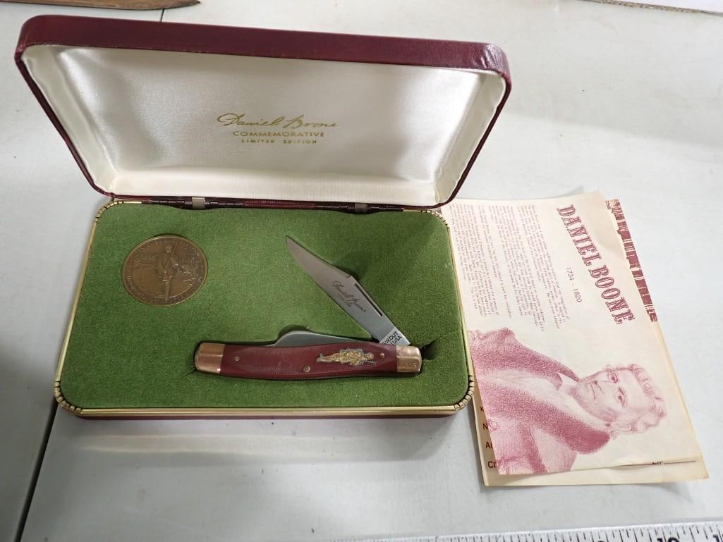 S.W. Cut USA Daniel Boone Commemorative Limited Edition Coin and Knife (1 of 7)