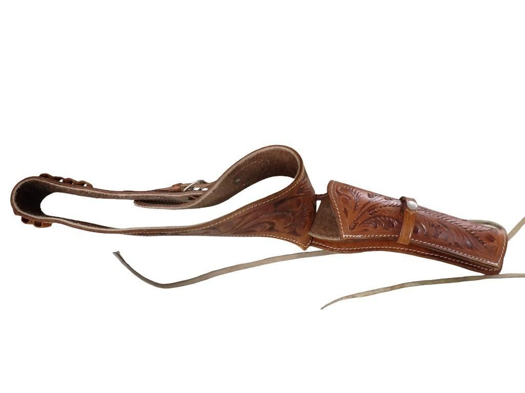Nice Vintage Tooled Leather Pistol Revolver Holster / Belt Fits Waist 34" - 40": Nice Vintage tooled leather pistol revolver holster / belt fits waist 34" - 40" Very nice condition, leather is in great shape All pictures are considered part of the description and sh