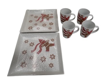 Crate and Barrel 2012 Skating Gingerbread Man 4 Cups and 2 Trays