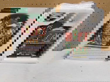 Department 56 Christmas in the City Series "Molly O'Brien's Irish Pub" Porcelain Christmas House