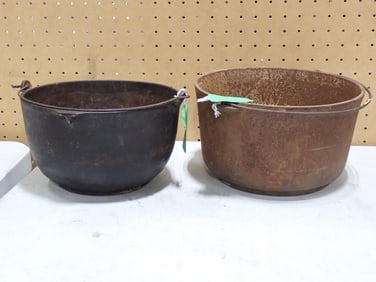 Wapak 5 Qt Cast Iron Dutch Oven / Kettle and Wagner Ware Sidney O Maslin Cast Iron 6 Quart Kettle