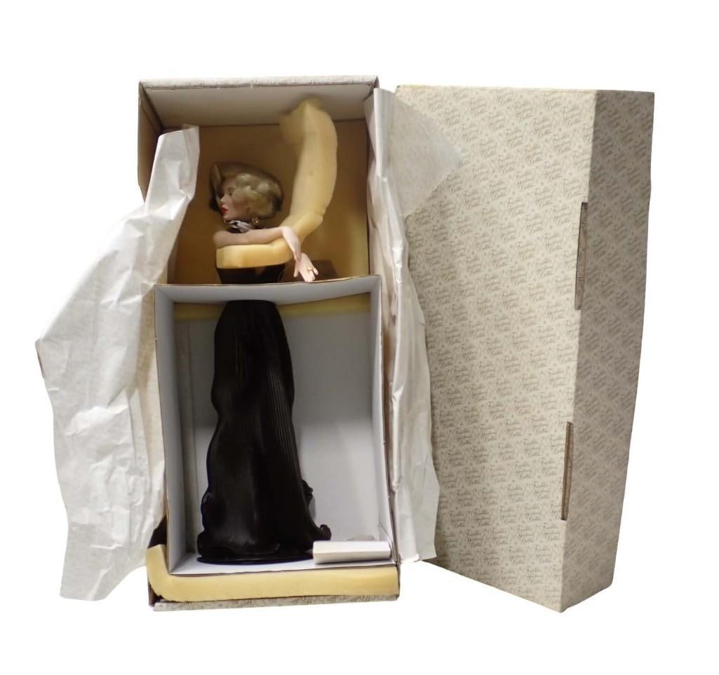 Franklin Mint Marilyn Monroe Porcelain Doll Franklin Heirloom Doll in Original Box (1 of 8)