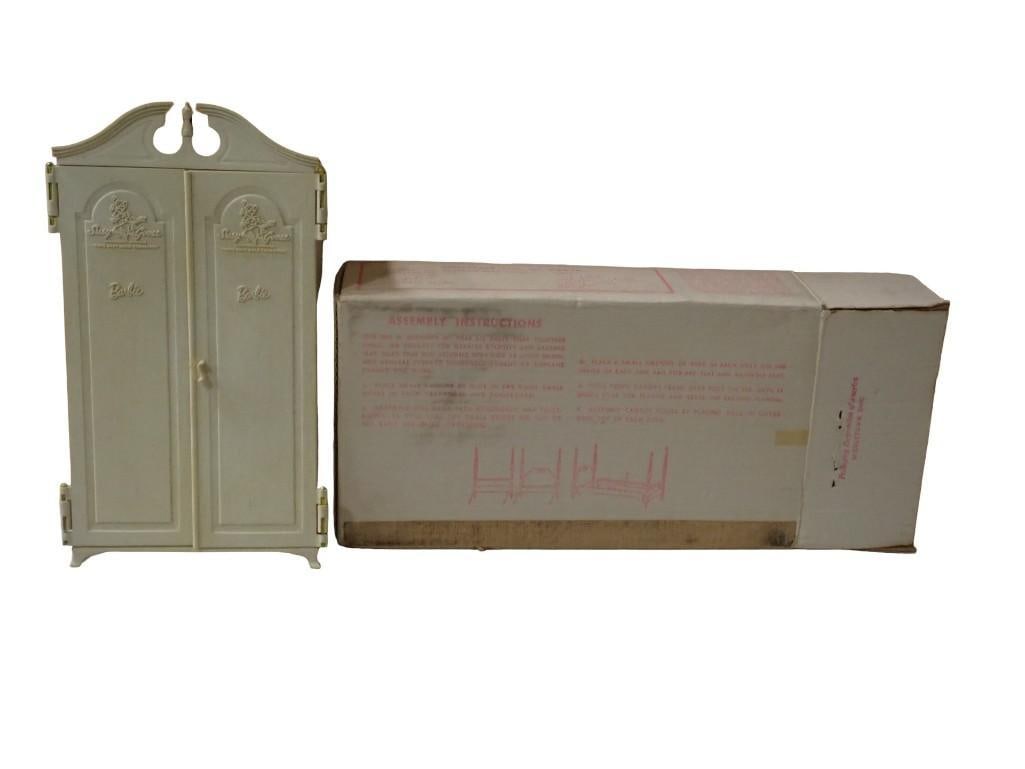 Vintage Barbie Suzy Goose Armoire and Four Poster Bed with Box (1 of 10)