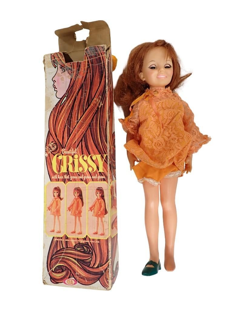 Vintage Ideal Beautiful Crissy Doll with Original Box Grow Hair Doll: Vintage Ideal Beautiful Crissy Doll with Original Box Grow Hair Doll. Includes everything that you see in the pictures. Doll has 1 green shoe and 1 shoe is missing. Box has wear/dama
