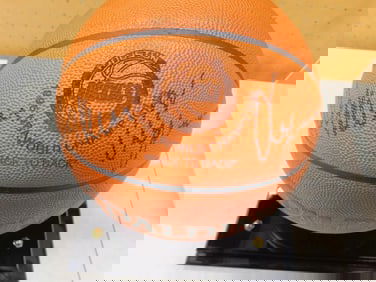 Houston Rockets 1995 Spalding Back to Back NBA Champions Ball Autographed by Hakeem Olajuwon w/ COA