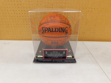 Autographed Spalding NBA Chicago Bulls Basketball with COA including Pippen, Jordon, Rodman, Kukoc