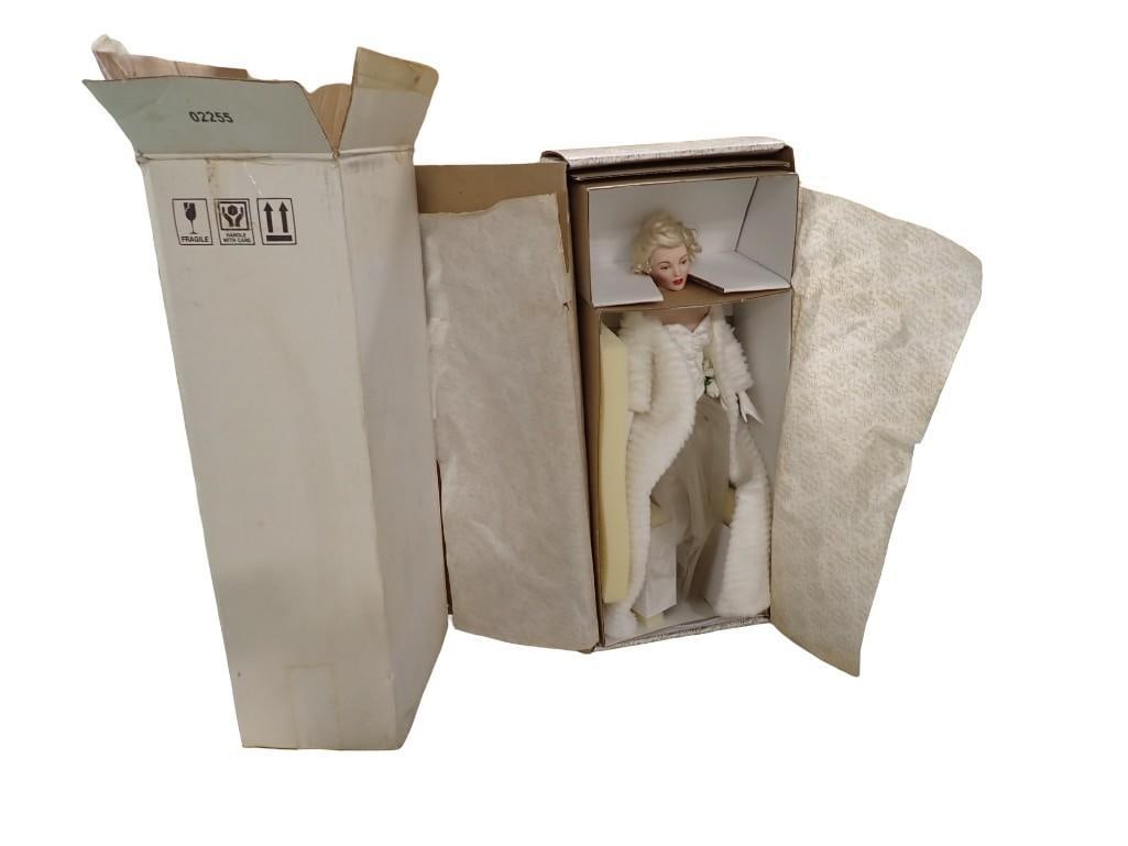 Franklin Mint Marilyn Monroe Porcelain Doll in Original Box Franklin Heritage Doll (1 of 7)