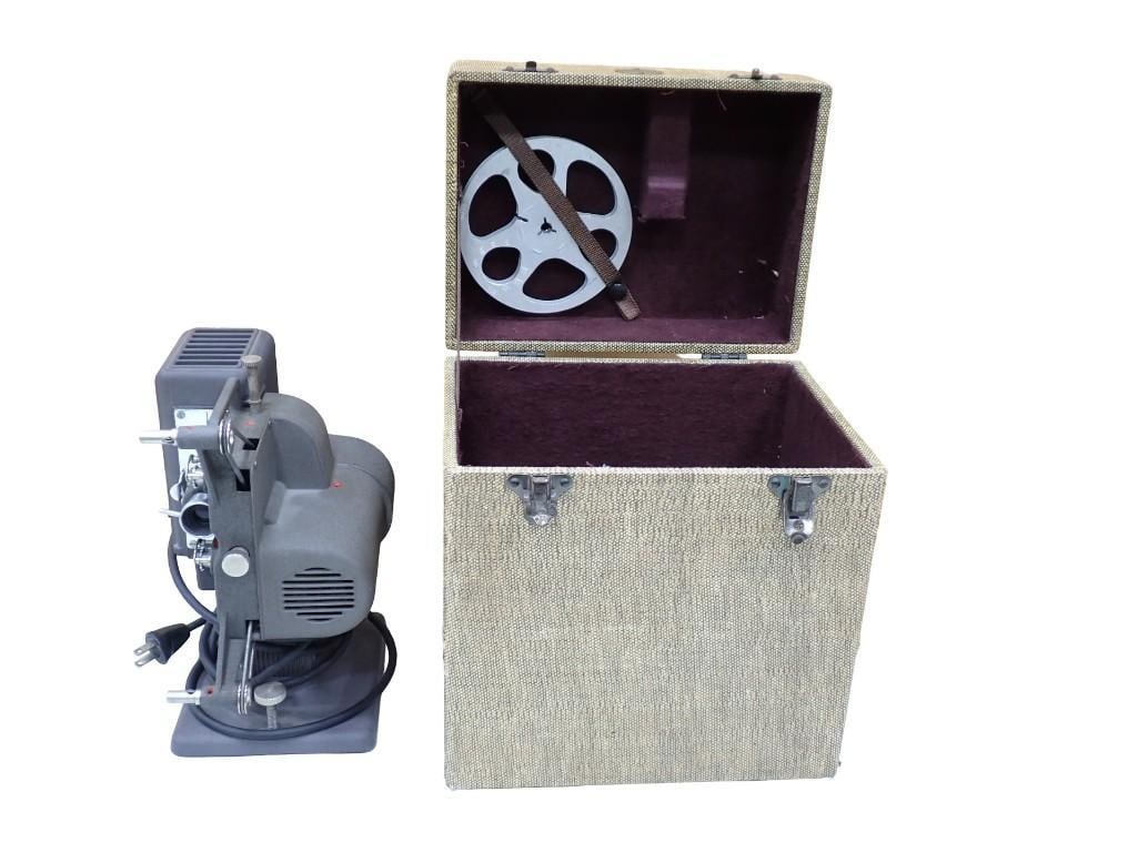 Vintage Movie Camera and Case (1 of 7)