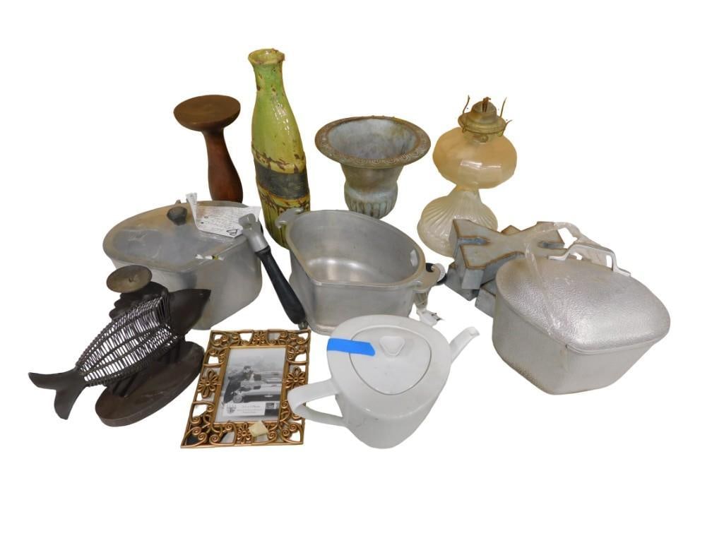 Lot of Housewares incl Vintage Cast Aluminum Pots and Pans, Decorative Items, Etc (1 of 5)