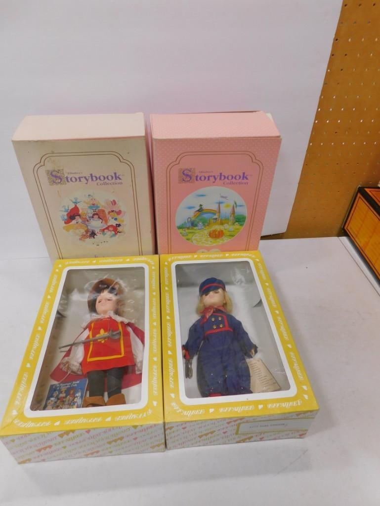 4 Effanbee Dolls incl Wizard of Oz Collection, Storybook Collection Goldilocks, Hans Brinker, The Mu: 4 Effanbee Dolls incl Wizard of Oz Collection, Storybook Collection Goldilocks, Hans Brinker, The Musketeer. All in original boxes All pictures are considered part of the description and should