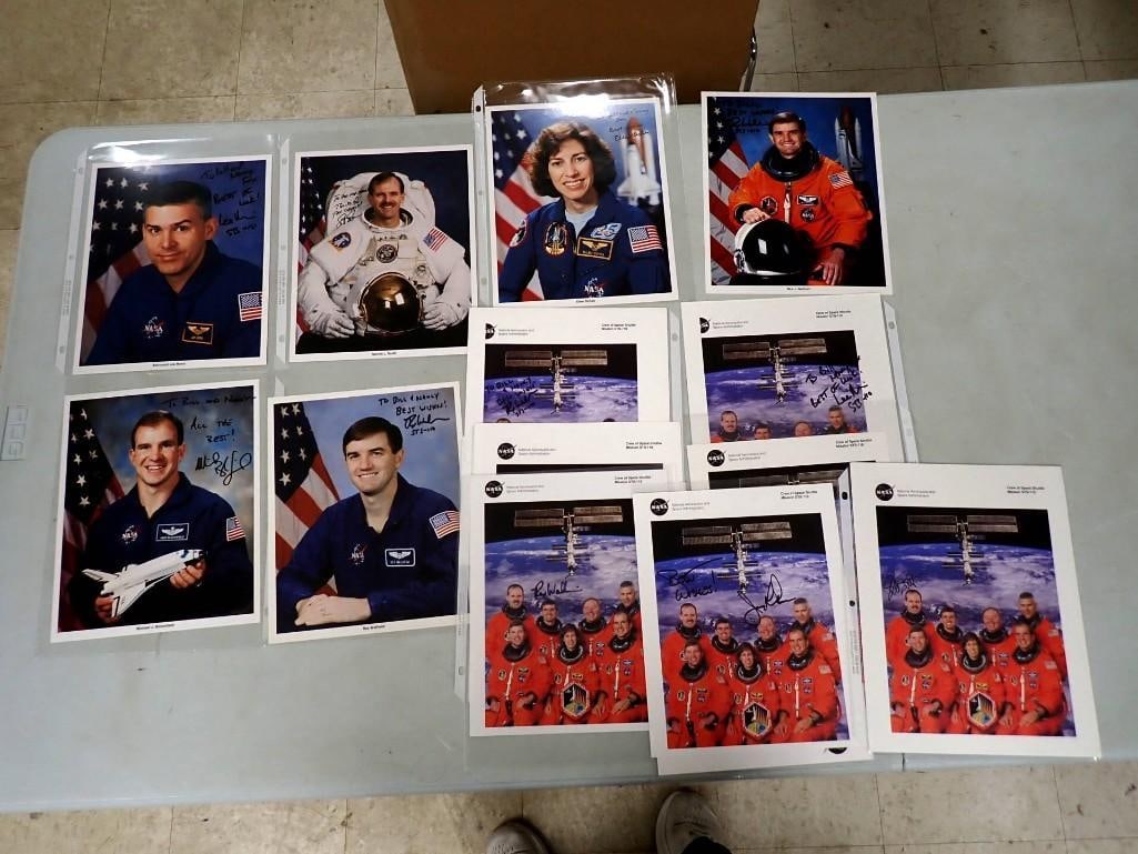 NASA SPace Shuttle Mission STS-110 - Bloomfield, Frick, Walheim, Ochoa, Morin, Ross, Smith Auto (1 of 10)