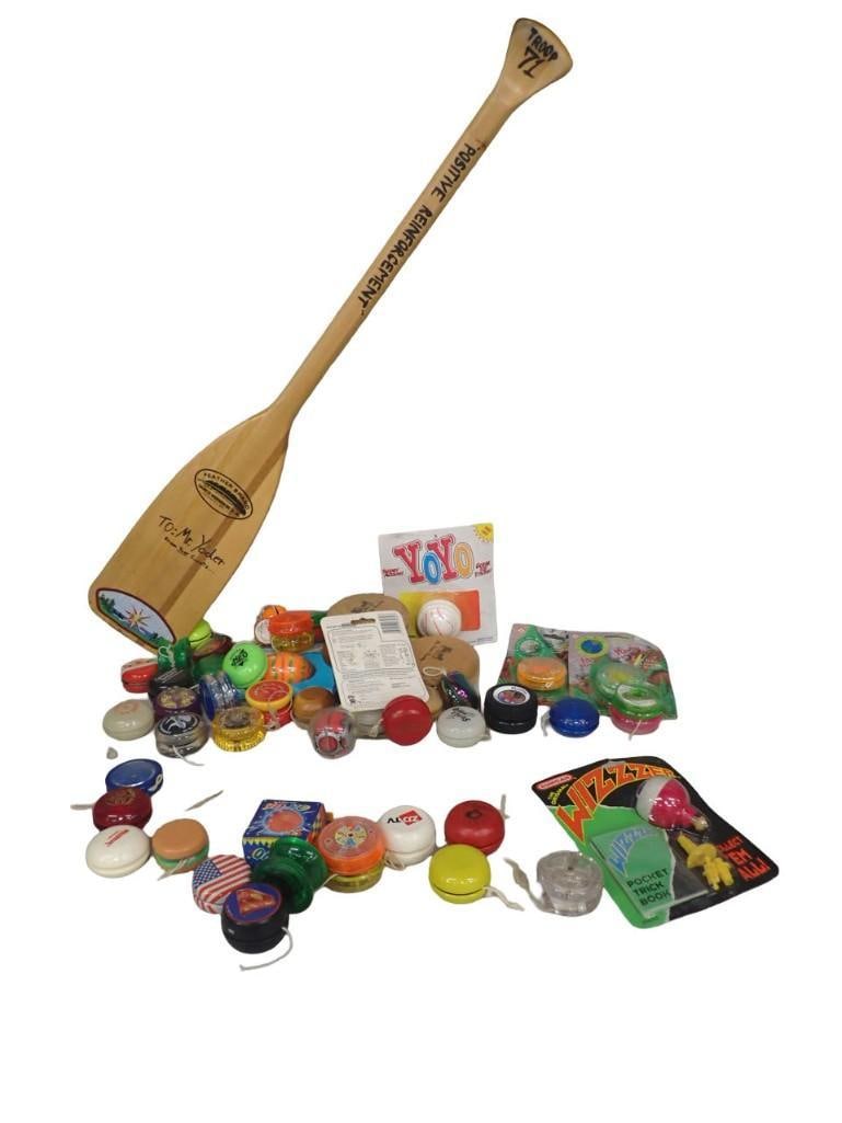 Lot of assorted Yo-Yo's including Duncan, Wooden Paddle, Toys, Wizzer, etc. (1 of 4)