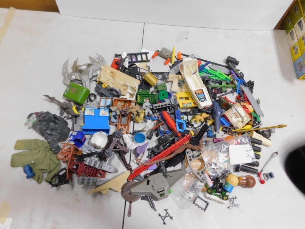 Lot of Action Figure Accessories (1 of 6)