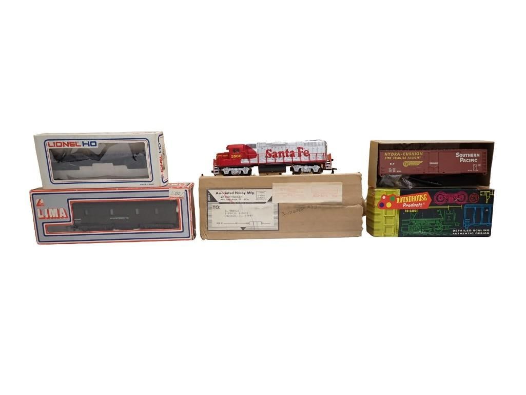 4 HO Scale Model Train Cars incl Santa Fe 3500 Engine, Roundhouse Products Boxcar, Lionel, Lima (1 of 4)