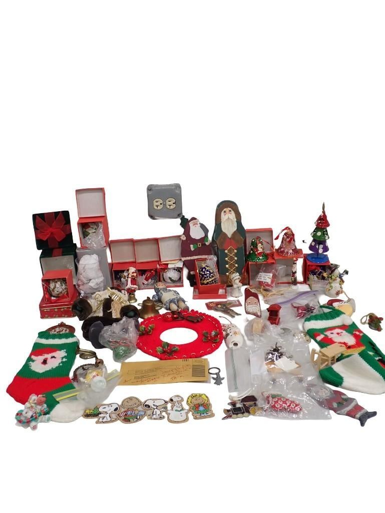 Large Christmas Lot incl Ornaments, The Peanuts incl Snoopy, Charlie Brown, Etc, Stockings, Etc (1 of 8)