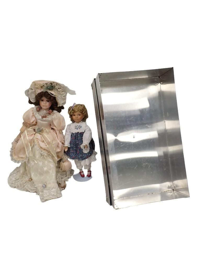 2 Dolls incl Ashton Drake Goldilocks and another Porcelain Doll (1 of 6)