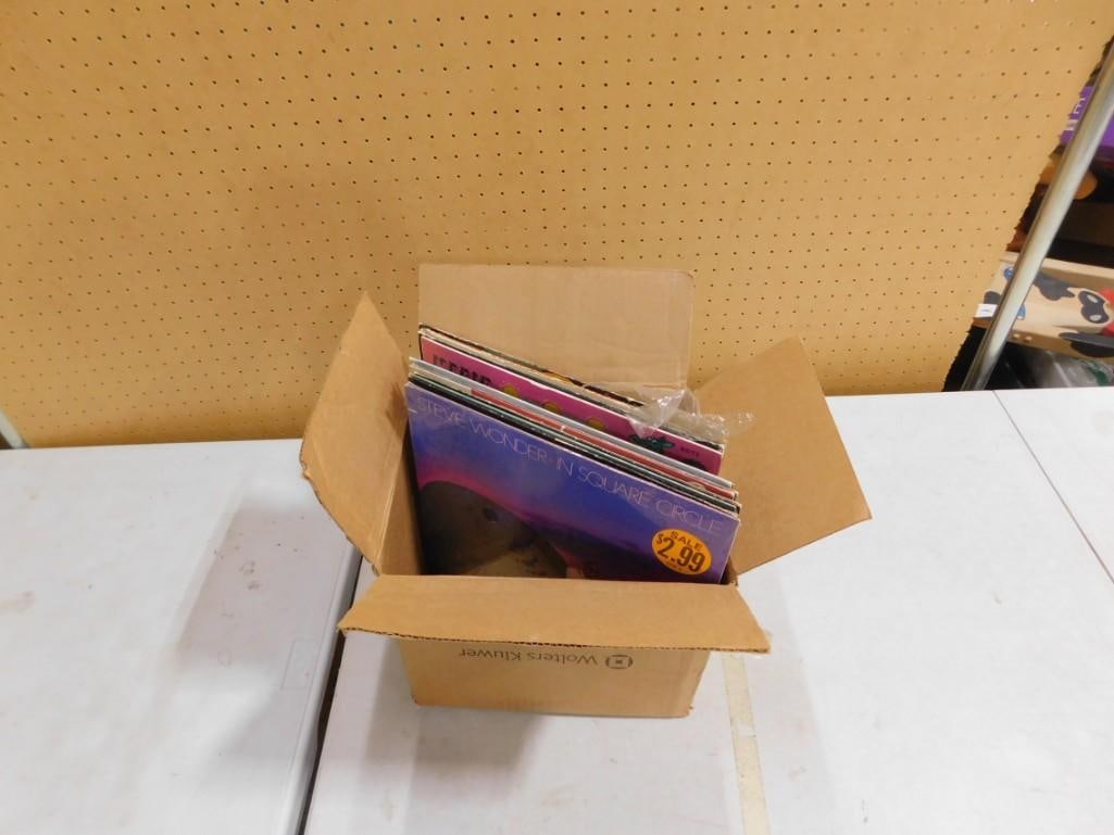 Vinyl Record Lot including Sesame Street, Kenny Rogers, Children's, Linda Ronstadt, Stevie Wonder,: Vinyl Record Lot including Sesame Street, Kenny Rogers, Children's, Linda Ronstadt, Stevie Wonder, etc. All pictures are considered part of the description and should be examined carefully by bidd