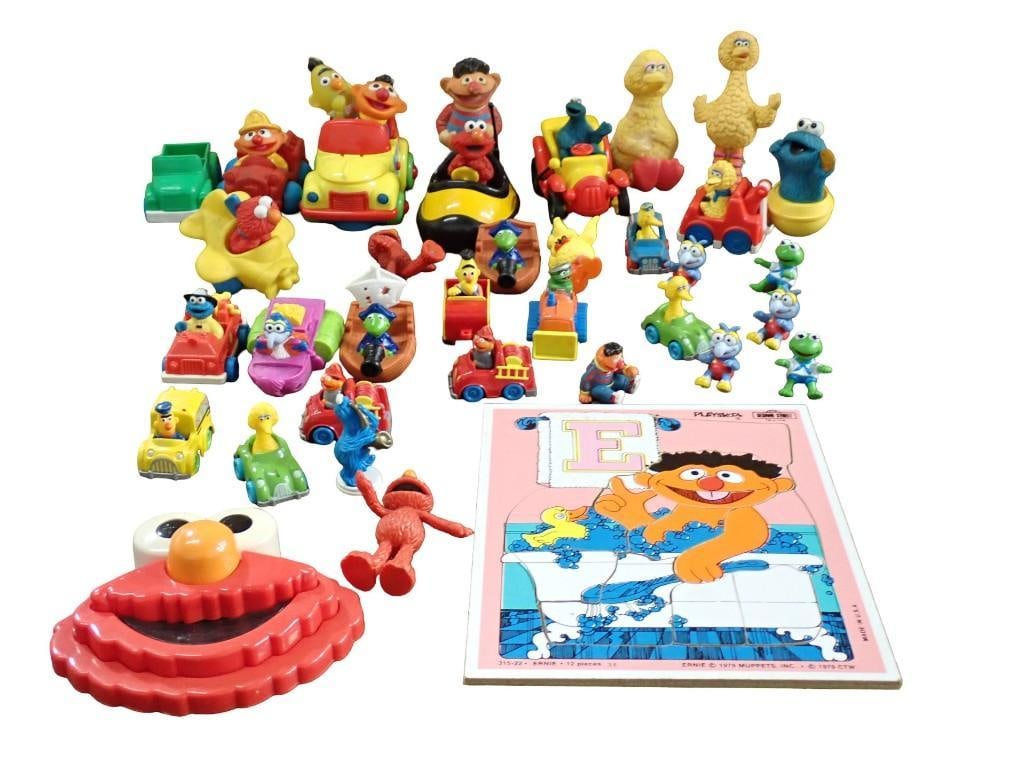 Sesame Street Lot incl Ernie Puzzle, Toy Figures incl Big Bird, Cookie Monster, Elmo, etc (1 of 8)