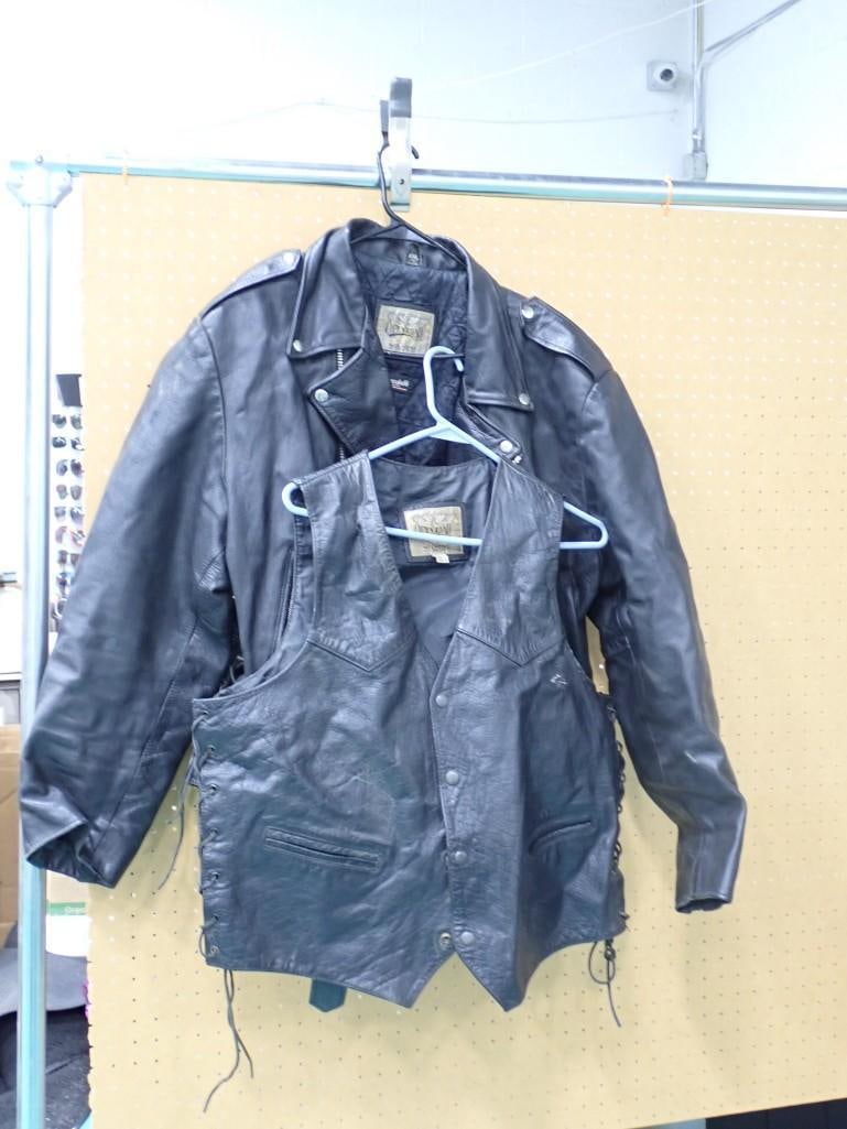 Wilson's Open Road Leather Motorcycle Jacket and Vest Vest is Size XXL: Wilson's Open Road Leather Motorcycle Jacket and Vest Vest is Size XXL All pictures are considered part of the description and should be examined carefully by bidders. Live Auctioneers is now o