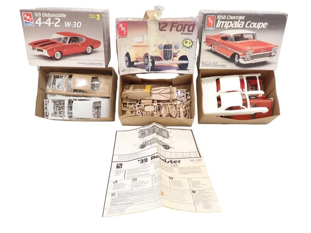 3 AMT Ertl Model Car Kits (1 of 9)